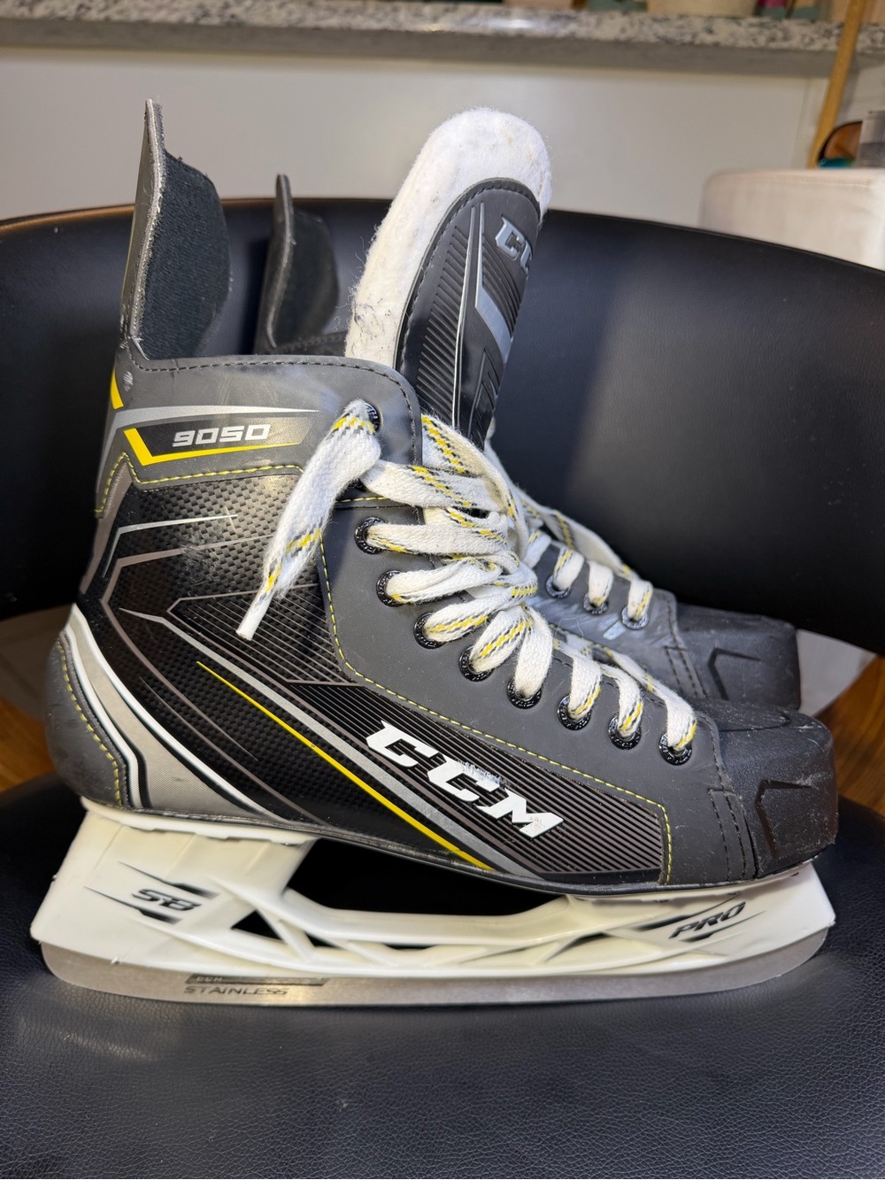 CCM Tacks 9050 Ice Hockey Skates men’s skate Sz 10US, shoe Sz 11.5